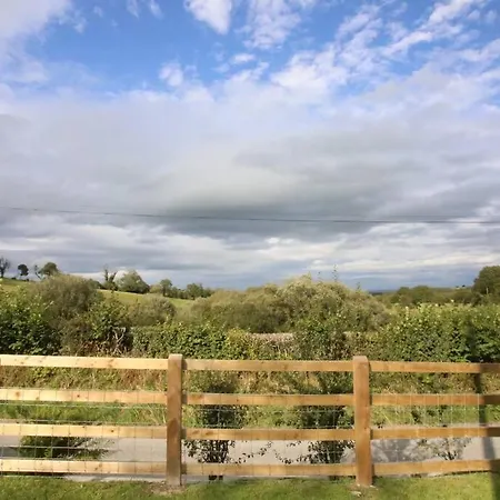 Tranquil 1 Bedroom Cottage 15 Mins Drive To Sea Mydroilin Exterior photo