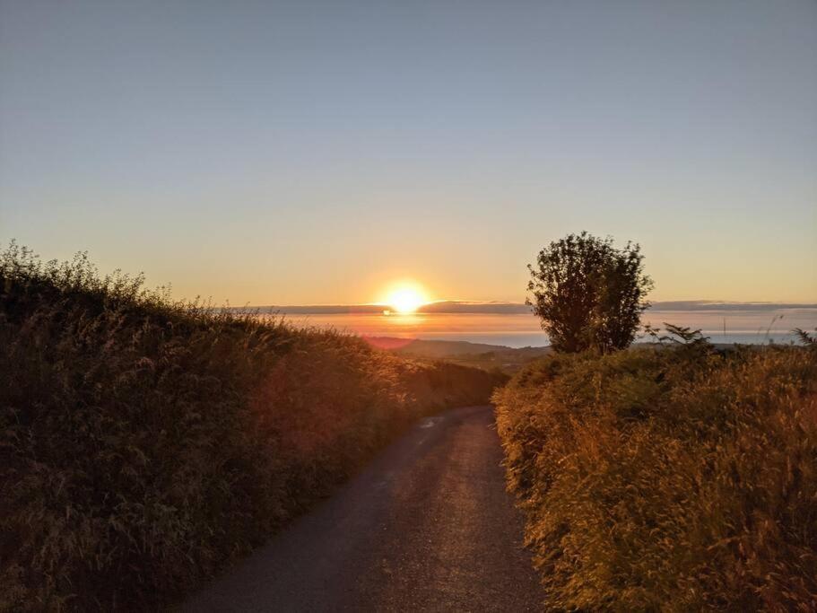 Tranquil 1 Bedroom 15 Mins Drive To Sea *