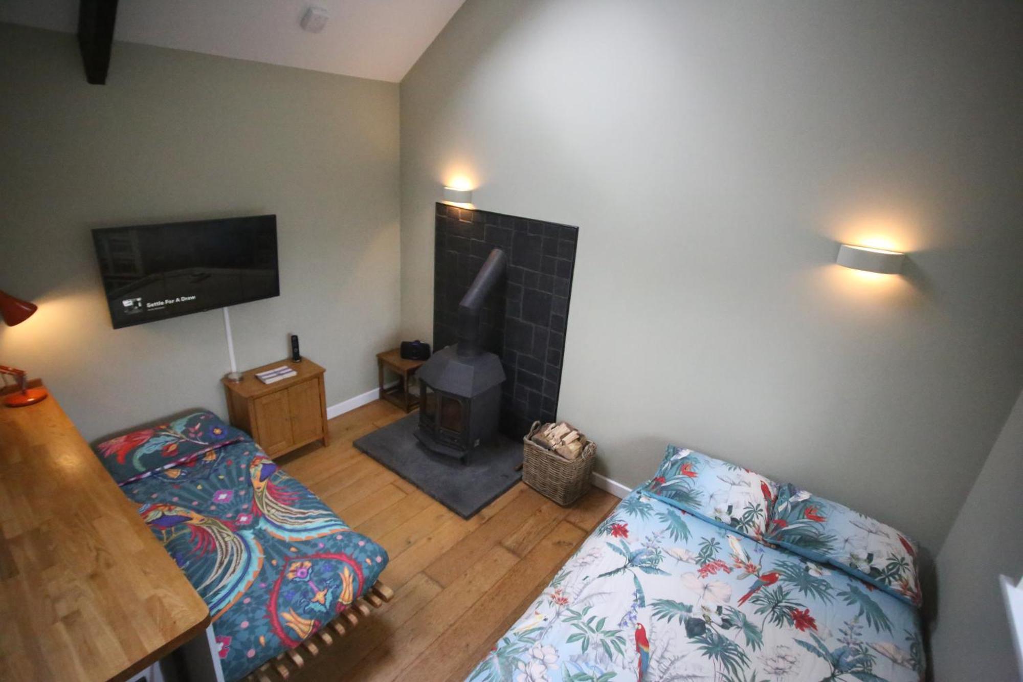 Tranquil 1 Bedroom 15 Mins Drive To Sea