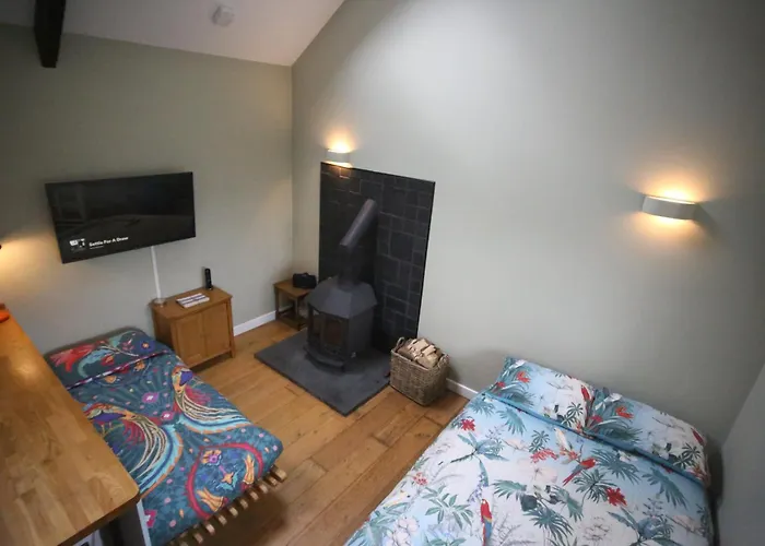 Tranquil 1 Bedroom Cottage 15 Mins Drive To Sea